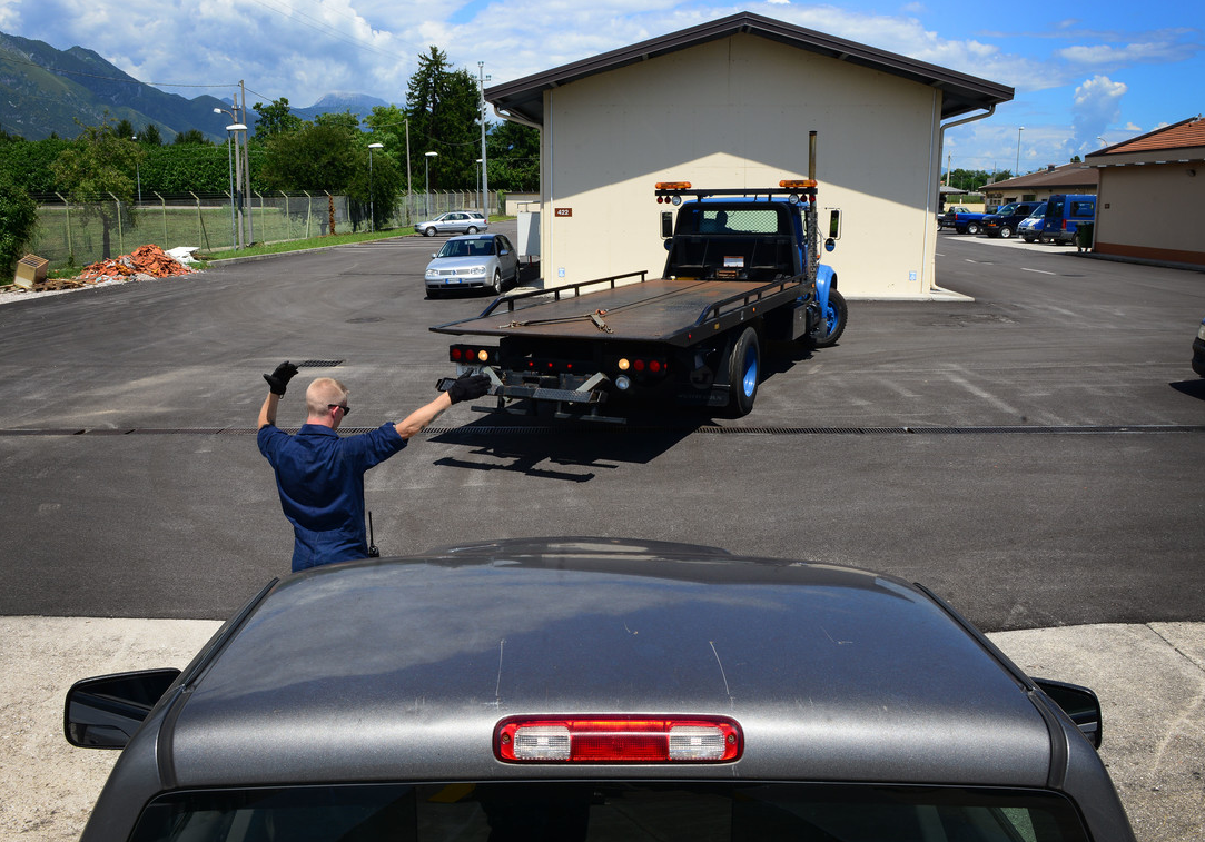this image shows cheap towing services in Aurora, CO